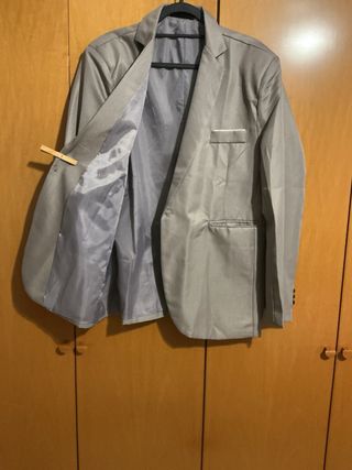 Traje de caballero gris