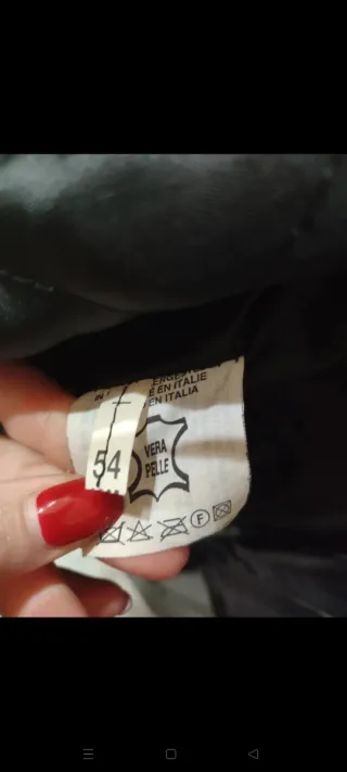 Giacca di pelle nera, usata poche volte