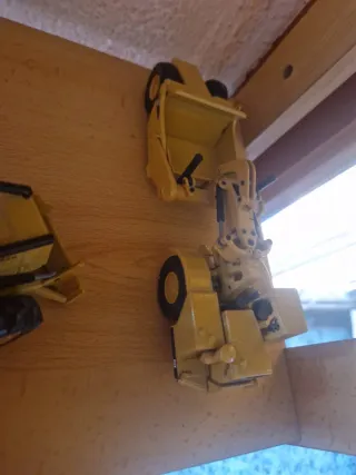 Conjunto 21 Miniaturas Maquinaria Caterpillar