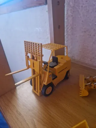 Conjunto 21 Miniaturas Maquinaria Caterpillar