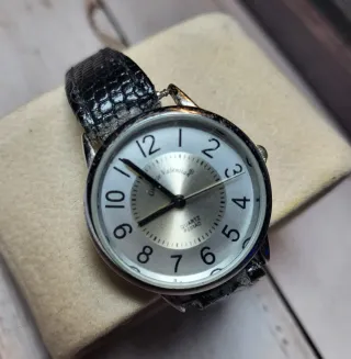 Reloj Giorgie Valenmar Quartz – Preciso y sencillo