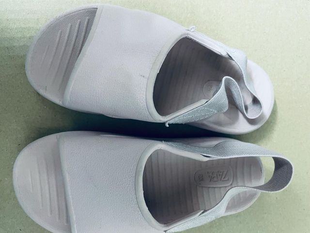 Chanclas Zara niña rosa talla 25