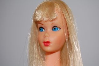 Barbie 1970 Dramatic New Living vintage doll busy