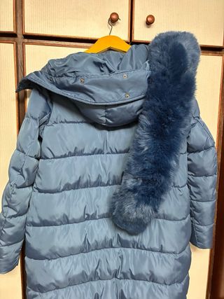 Plumífero 3/4 con capucha y pelo