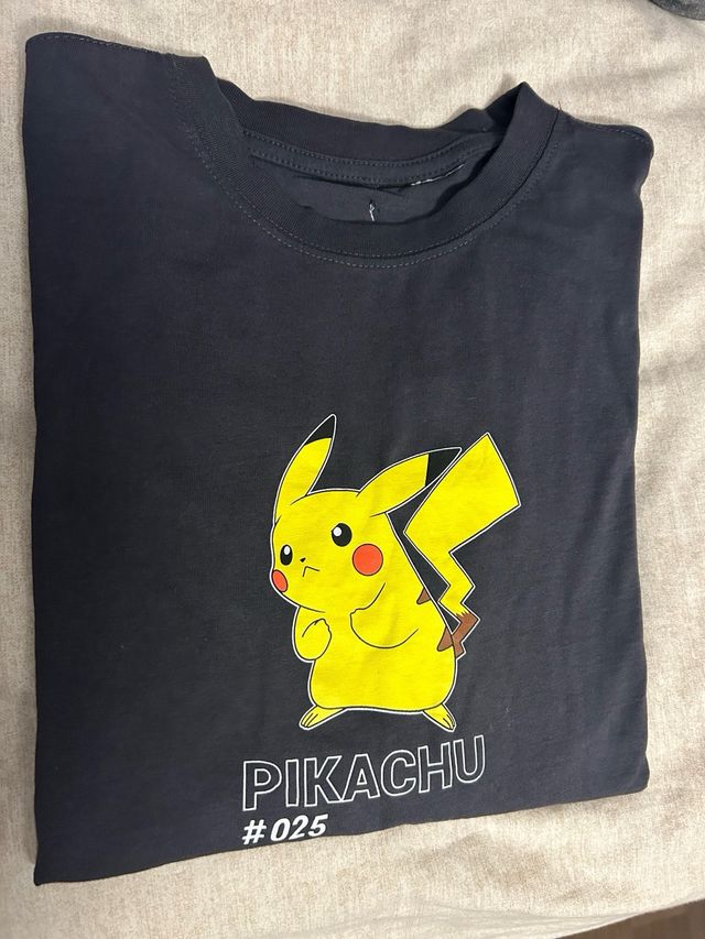 Lote Ropa 10 Años: Star Wars y Pokémon manga larga