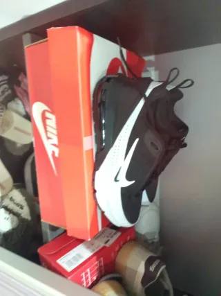 Zapatillas Nike Mujer Negras y Blancas