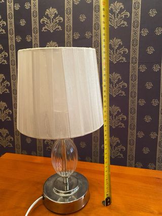 Cabecero,lamparas y mesillas de noche ,120€ todo