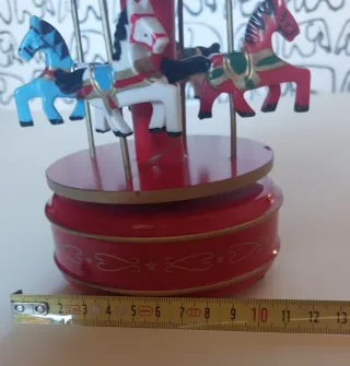 Carillon giostra cavallini h cm 18 rosso e oro