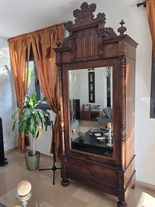Armario antiguo madera maciza con espejo