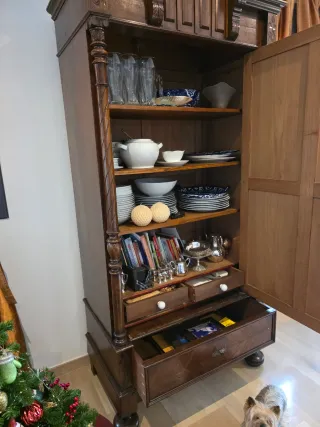 Armario antiguo madera maciza con espejo