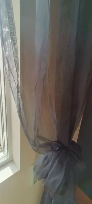 Cortinas Negras Traslúcidas