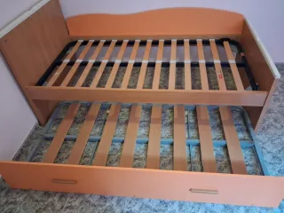 Cama nido con mesita y escritorio