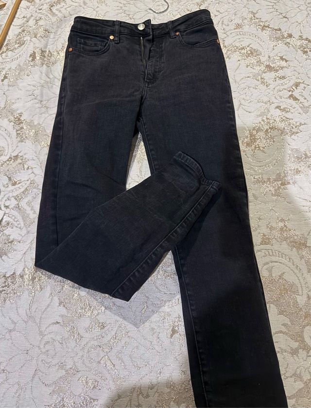 Pantalón vaquero negro