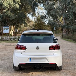 Volkswagen Golf 6 R20 DSG6 4Motion