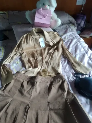 Ocasión, Bonito Conjunto de Blusa y Falda , Nuevo