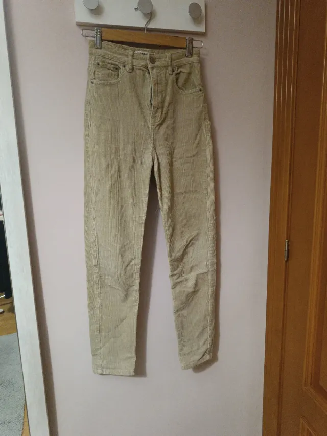 Pantalón pana Pull&Bear beige