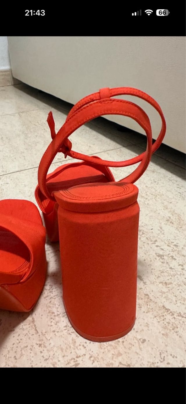 Tacones rojos plataforma