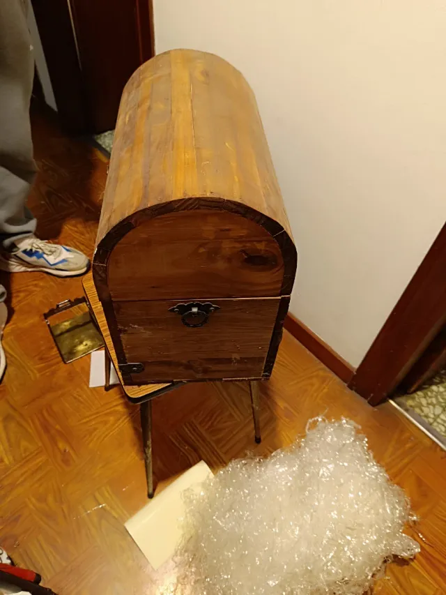 Baúl de madera antiguo