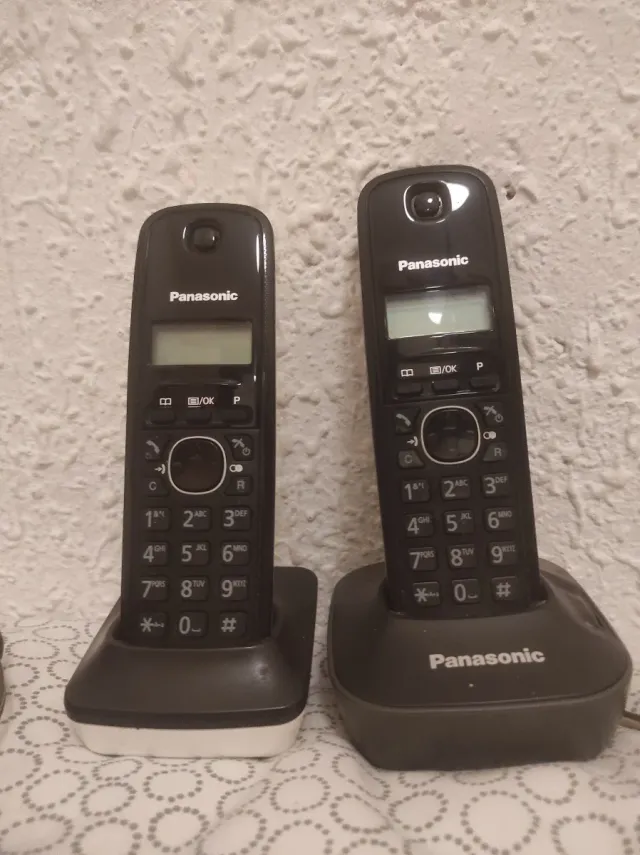2 Teléfonos Inalámbricos Panasonic Negros