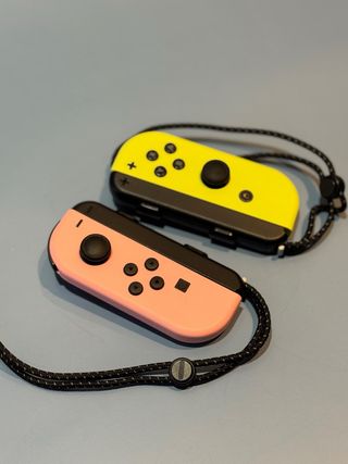 Joy-Con Nintendo Switch Amarillo y Rosa
