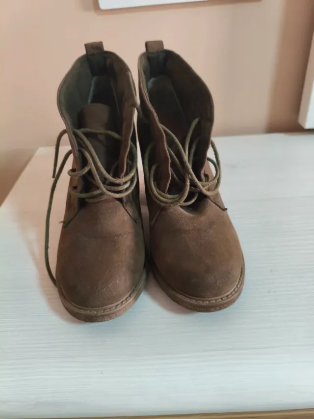 Botines verde militar con cordones