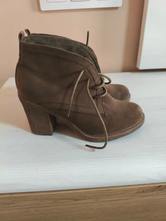 Botines verde militar con cordones