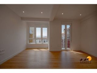 Piso en alquiler en Puerto Chico en Santander