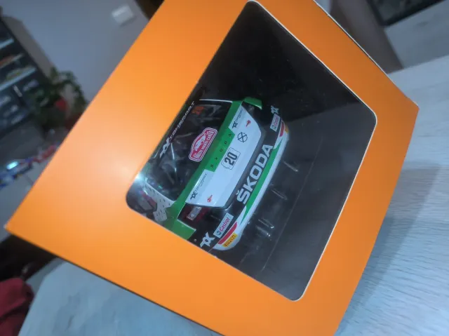 Skoda Fabia Rally2 EVO - IXO 1:18