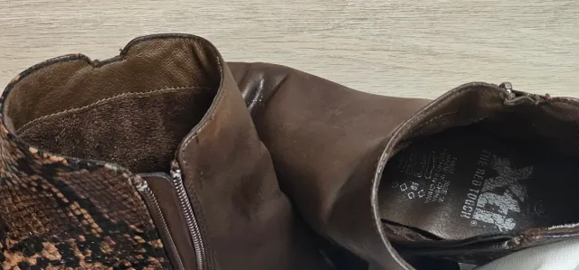 Botines Xti Marrones Piel Serpiente