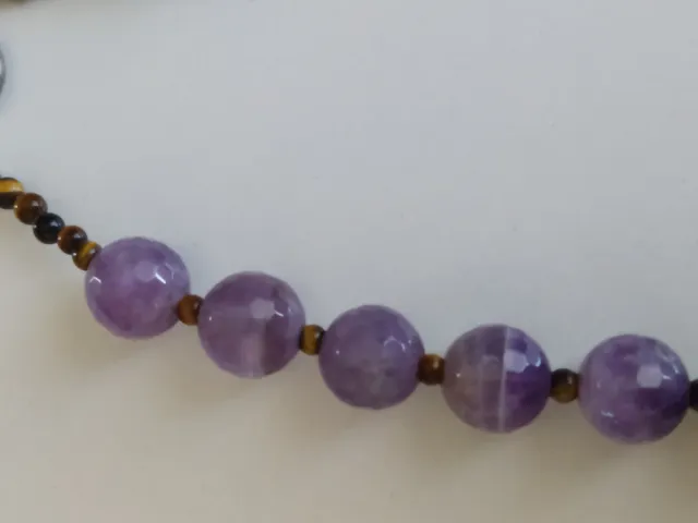 Elegante collar de piedras originales