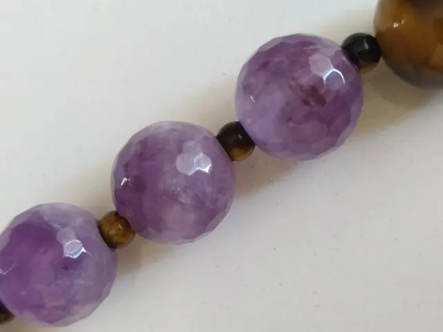 Elegante collar de piedras originales