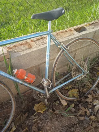 Bicicleta azul vintage