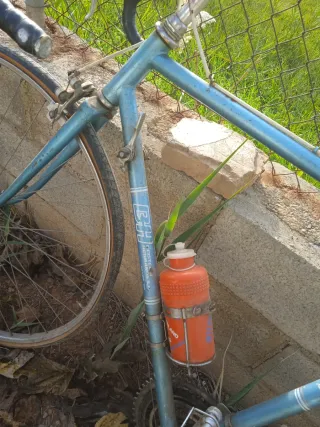 Bicicleta azul vintage