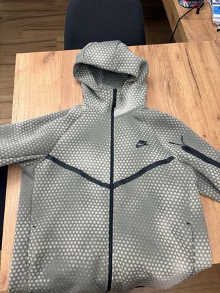 Nike Tech Gris y Blanco