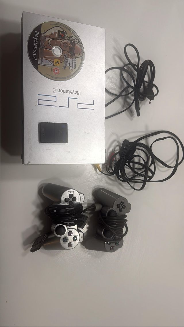 PlayStation 2 con GTA: San Andreas