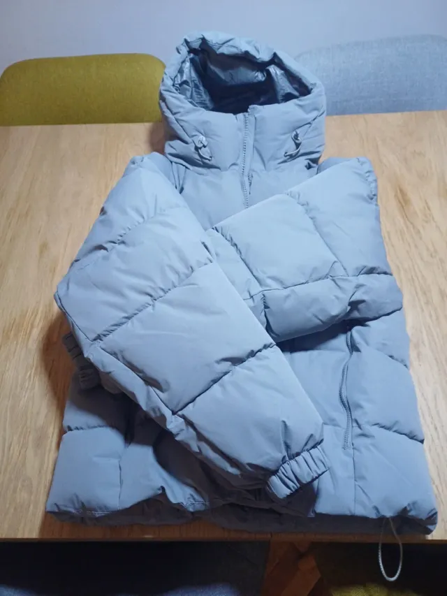 Anorak Pull&Bear plumífero gris Talla S