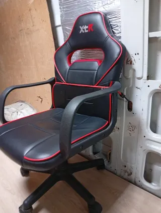 Silla Gamer XtR Negra y Roja