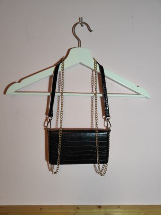 Bolso de charol negro de Asos🌷