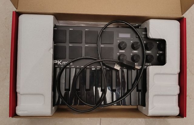 Teclado MIDI Akai MPK Mini MK3 Edición Negra