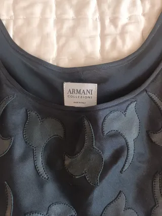 Top Armani Collezioni Negro sin Mangas