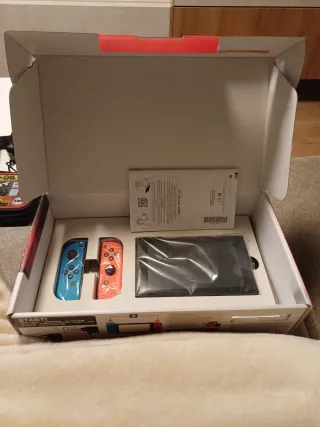 Nintendo Switch + Funda Protectora+ protector dock