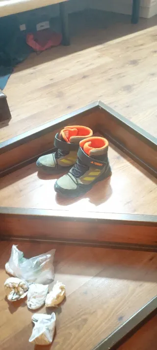 Botas de montaña Adidas Terrex niño Talla 36