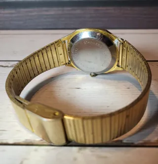 Reloj Domi Quartz Dorado Elegante