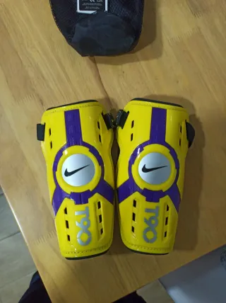 Espinillas Nike T90 Protegga Shield III