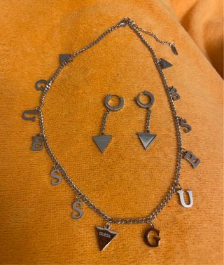 Conjunto Guess Collar y Pendientes Plata