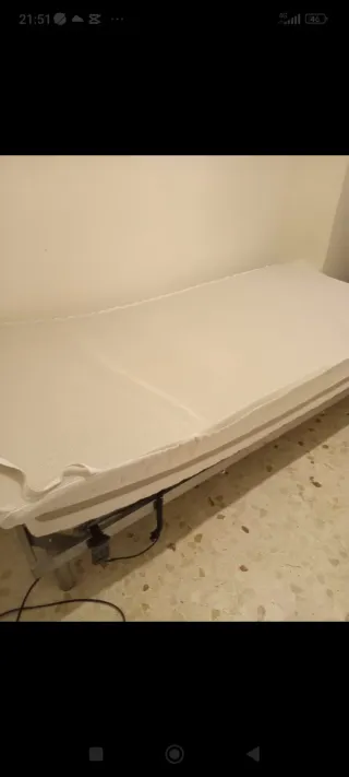 Cama eléctrica articulada para mayores