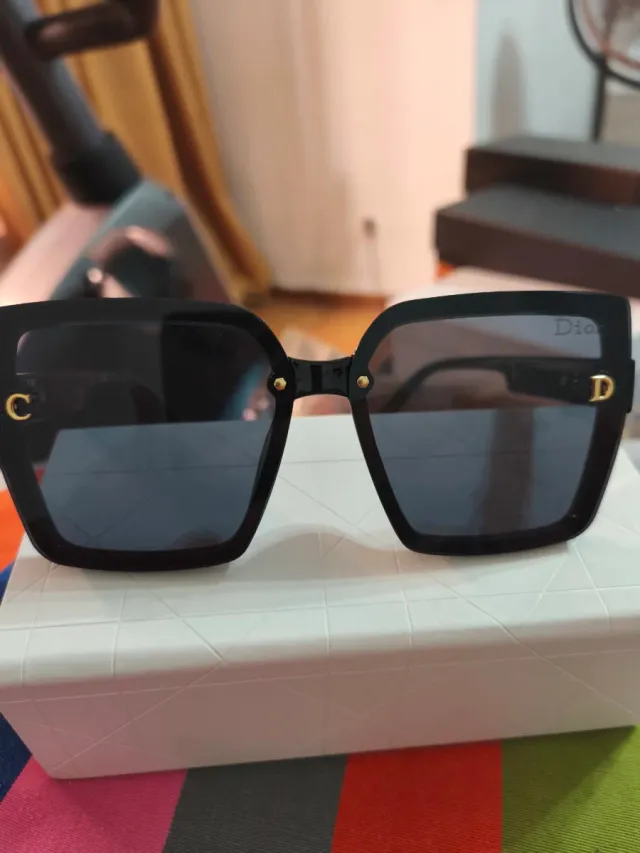 Gafas Dior Negras y Doradas