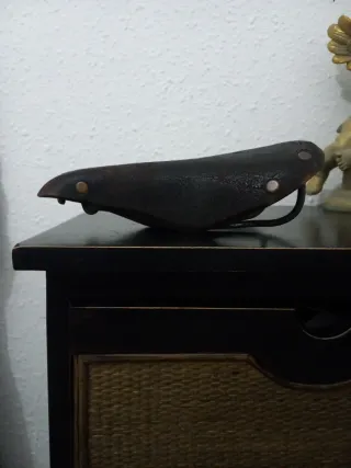 Sillín de cuero para bicicleta