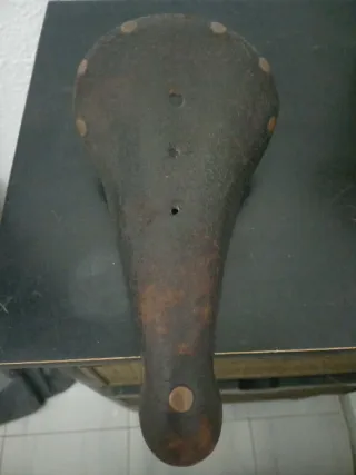 Sillín de cuero para bicicleta