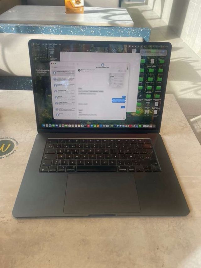 MacBook Air 15 M3 2024 8GB